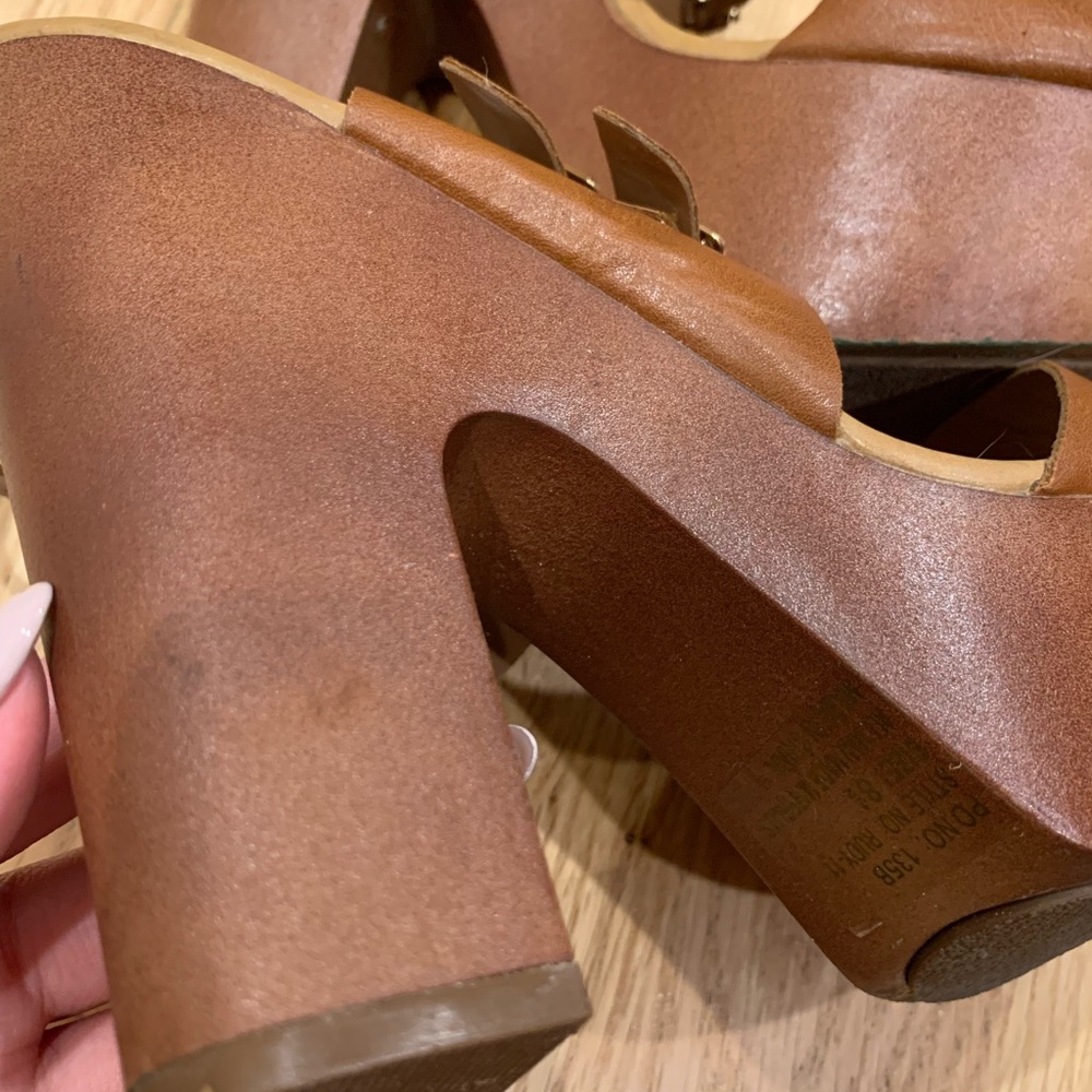Platform sandals - Picture 8 of 9